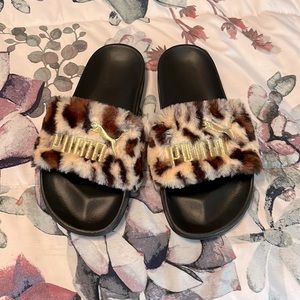 New RARE puma Fur slides size 7